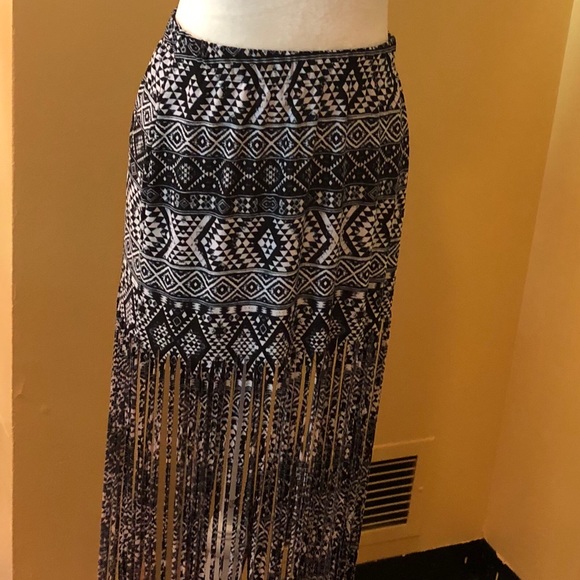 VENUS Dresses & Skirts - Venus fringed mini maxi skirt